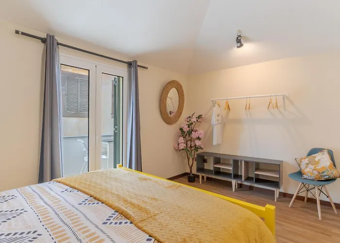 Baptista By Analodges Φουνκάλ